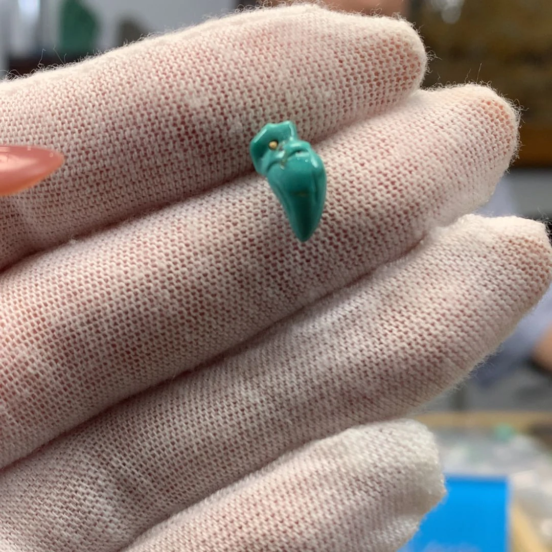 绿松石未镶嵌挂件