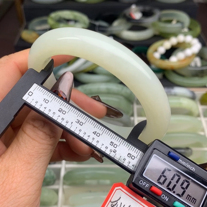蛇纹石玉未镶嵌手镯758