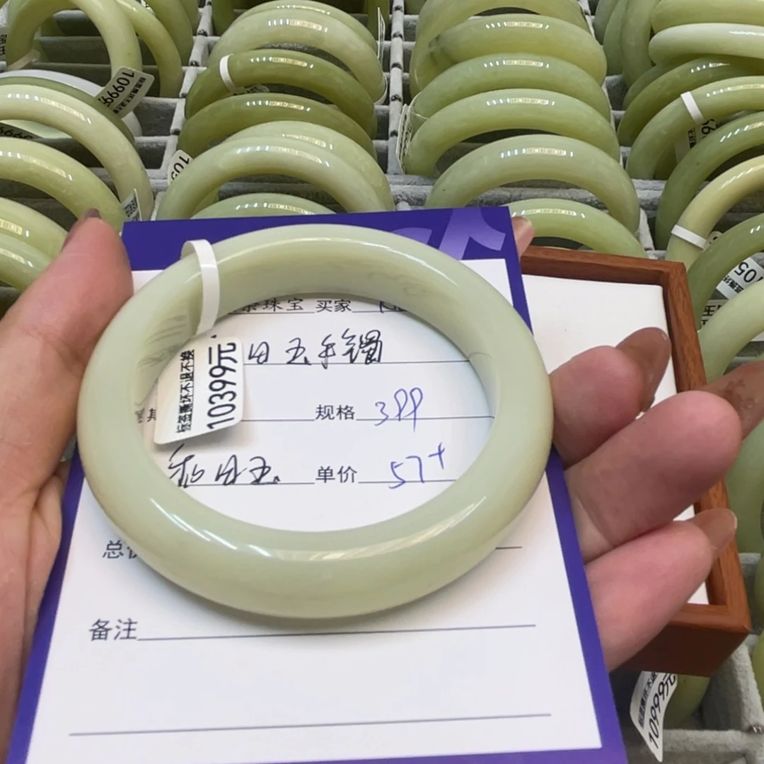 和田玉手镯未镶嵌h***y