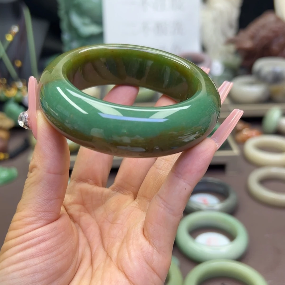 未镶嵌手镯石英岩玉