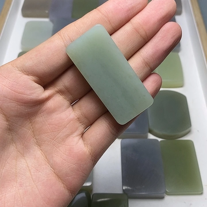 涂***初颈饰未镶嵌和田玉