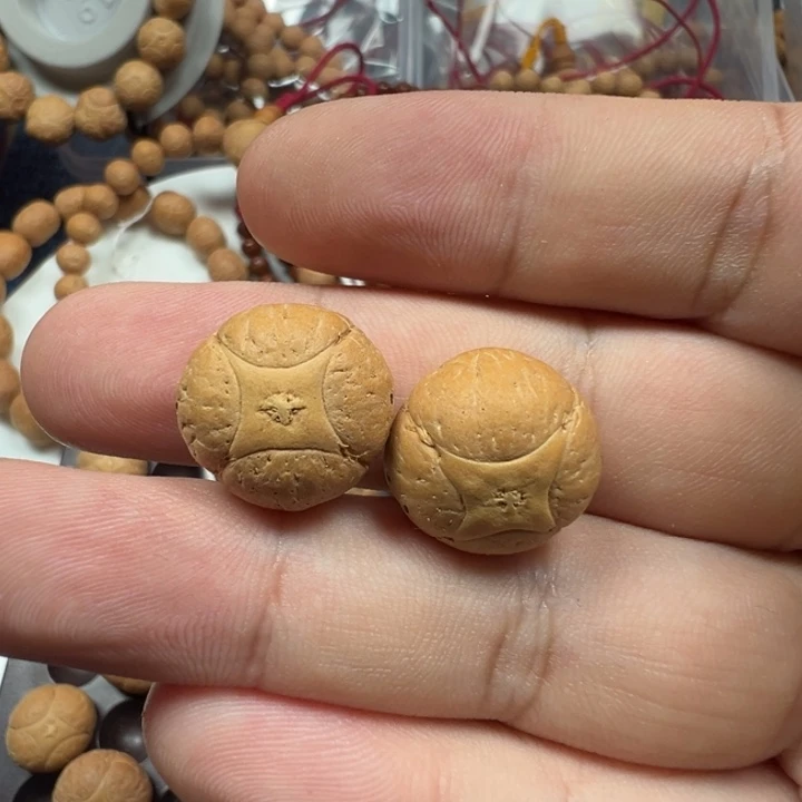 此***销吊坠凤眼菩提新籽