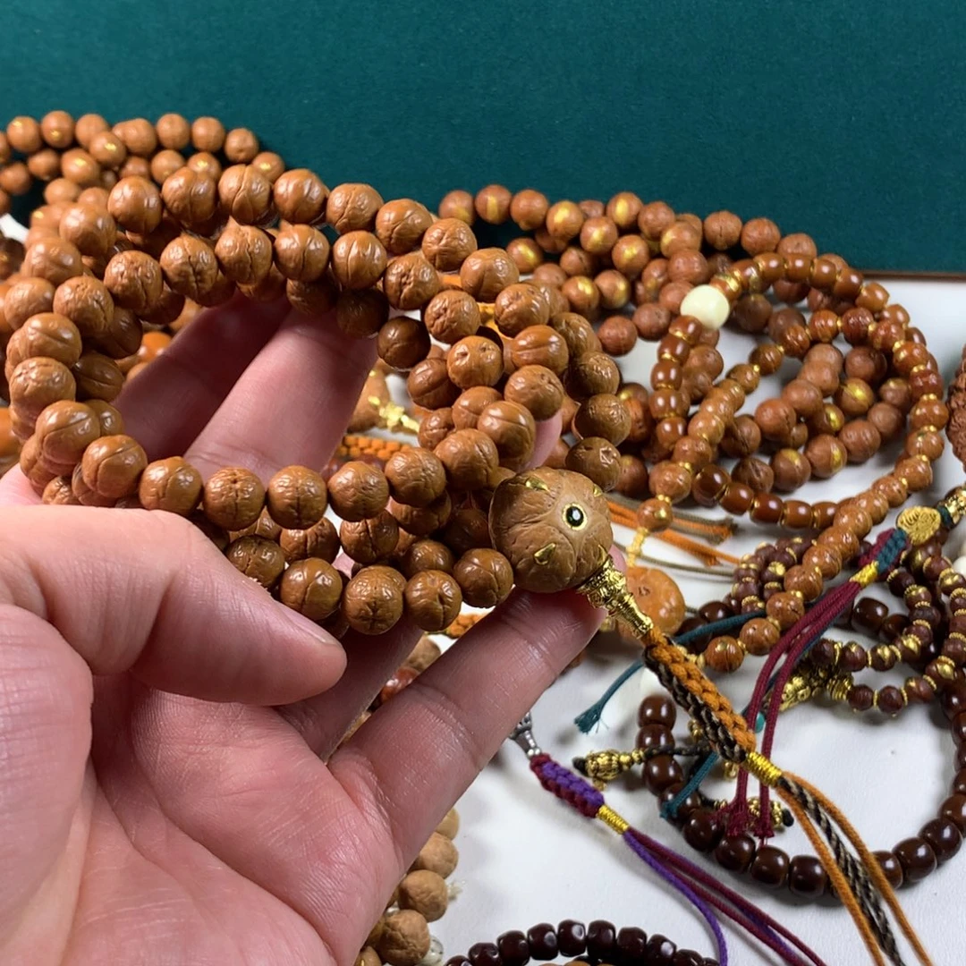 吊坠猴头核桃。。。。。。。。。。。