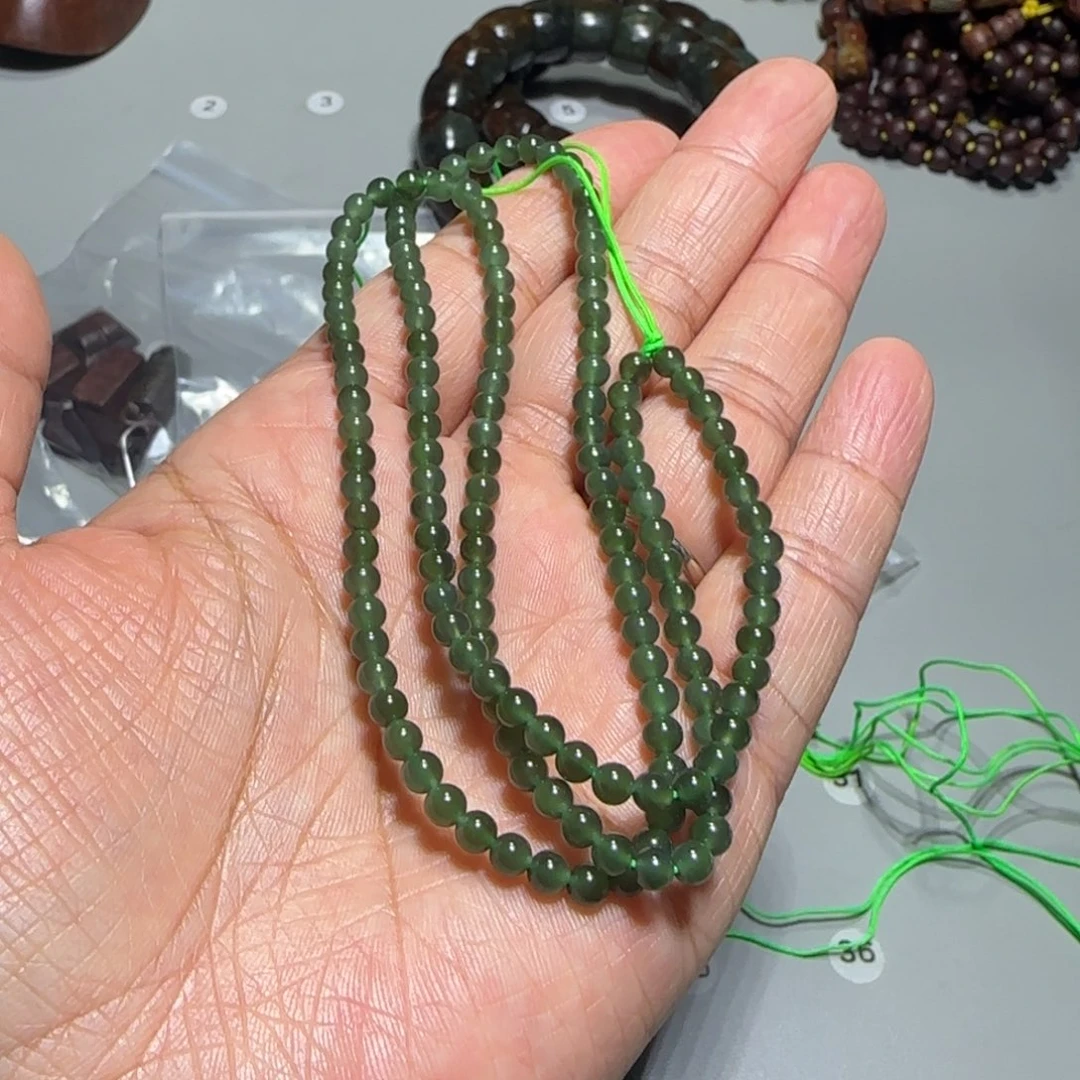 桑***)岫岩河磨玉（透闪石质玉）未镶嵌颈饰