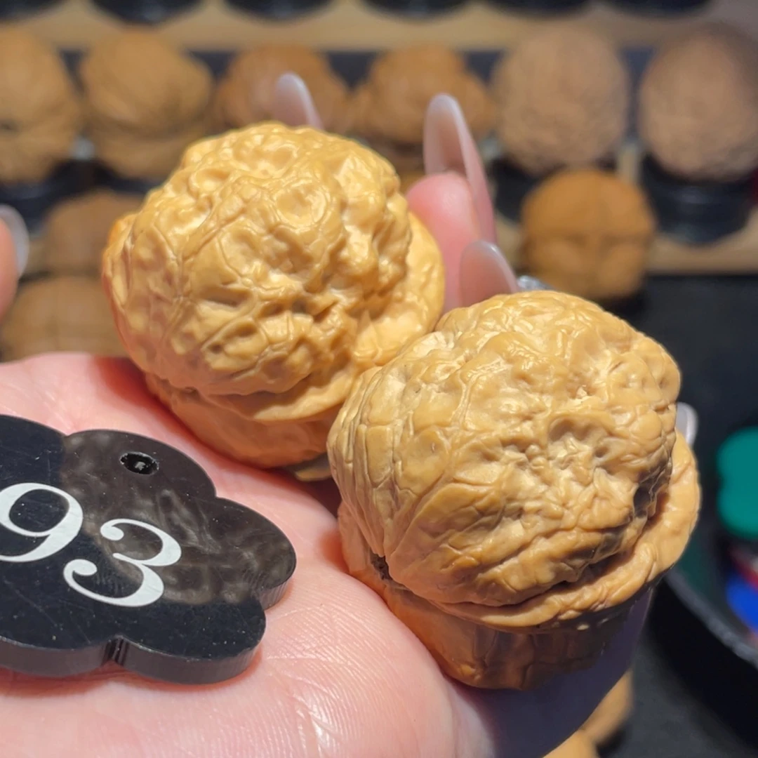 爆肉聚宝金蟾核桃微彩36。