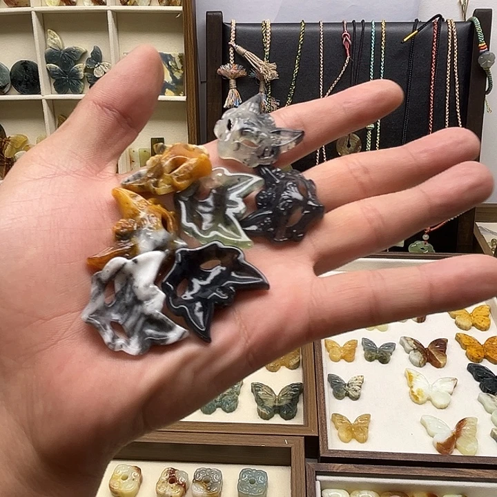 青***未蛇纹石玉合金吊坠(赠链)