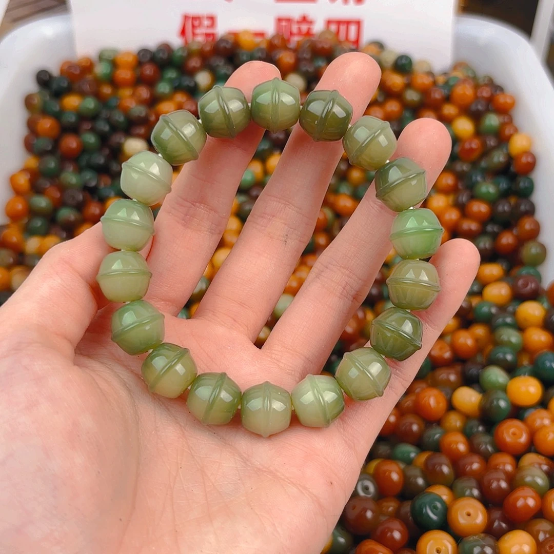 吊坠菩提根/象牙果绿色蜜罐