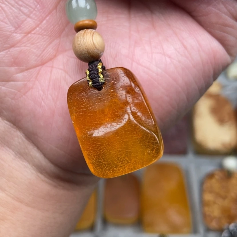 【闪购商品】未镶嵌颈饰琥珀