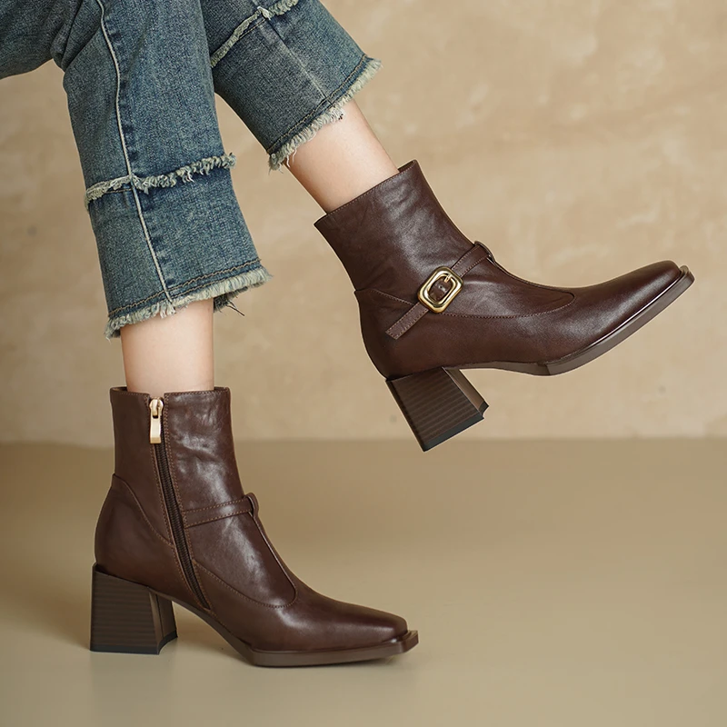 6cm方头复古靴子新款侧拉链粗跟女短靴秋冬棕色英伦方头百搭高跟