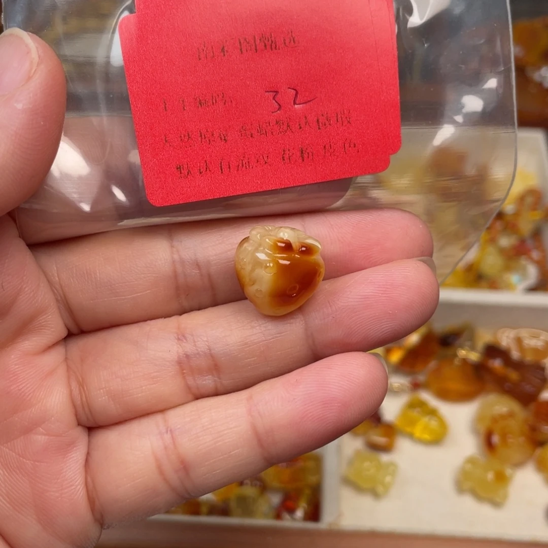 裸石琥珀未镶嵌32，