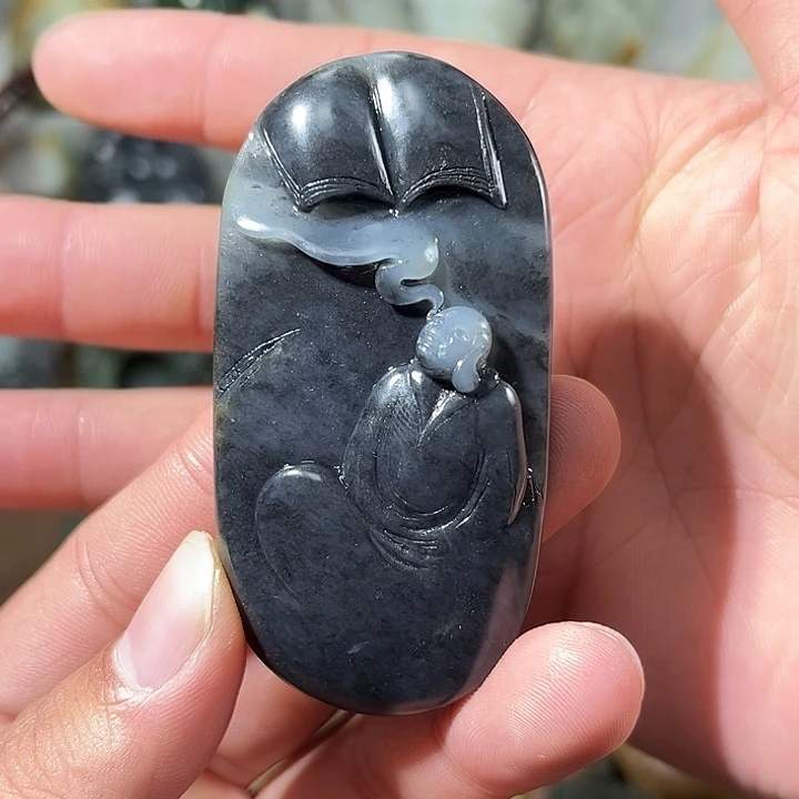 和田玉未镶嵌把件