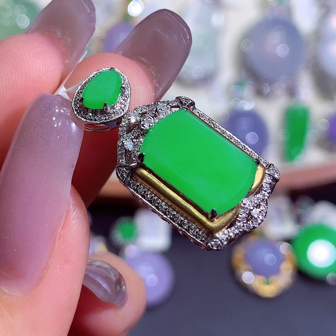 翡翠18K金镶嵌吊坠(不含链)