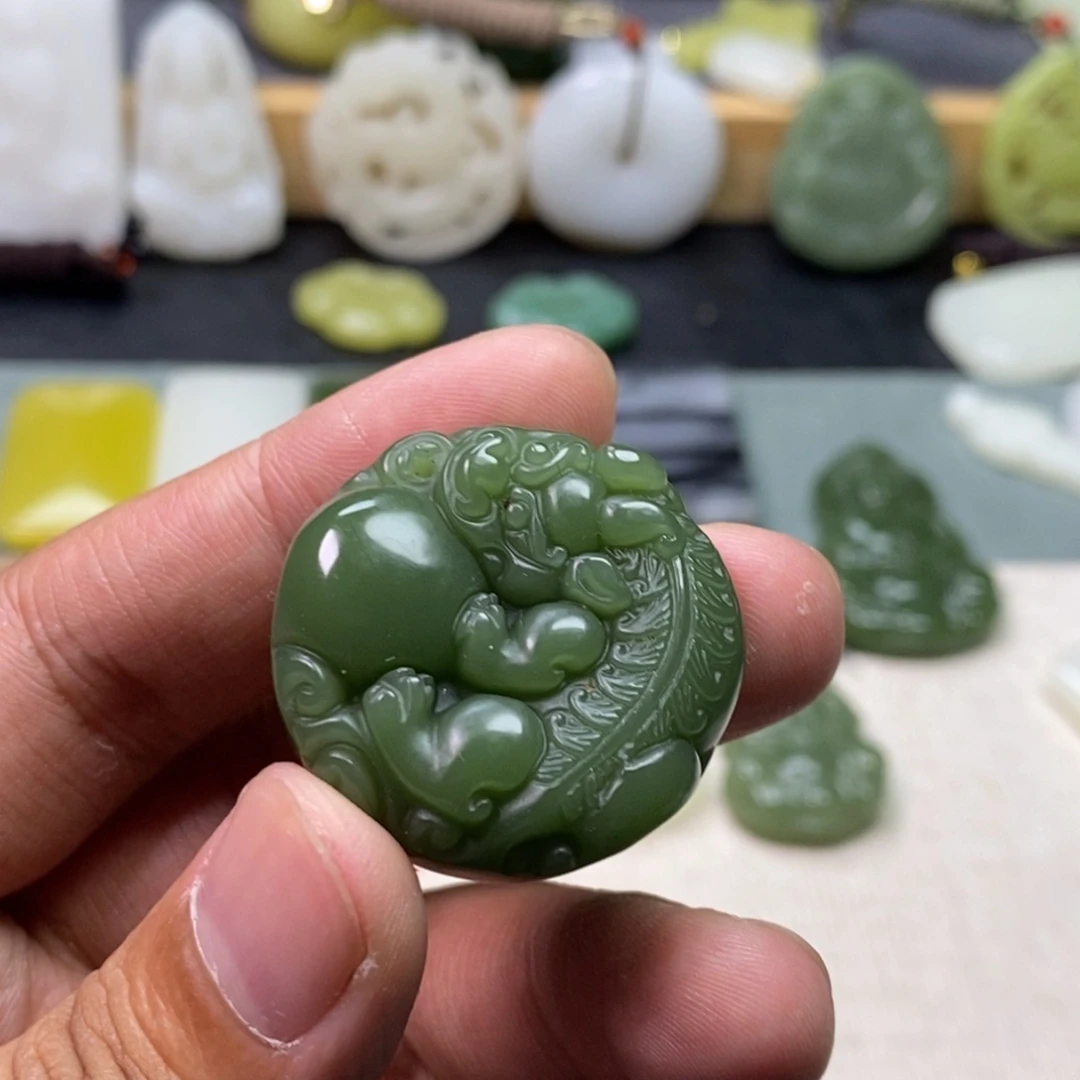 和田玉未镶嵌颈饰