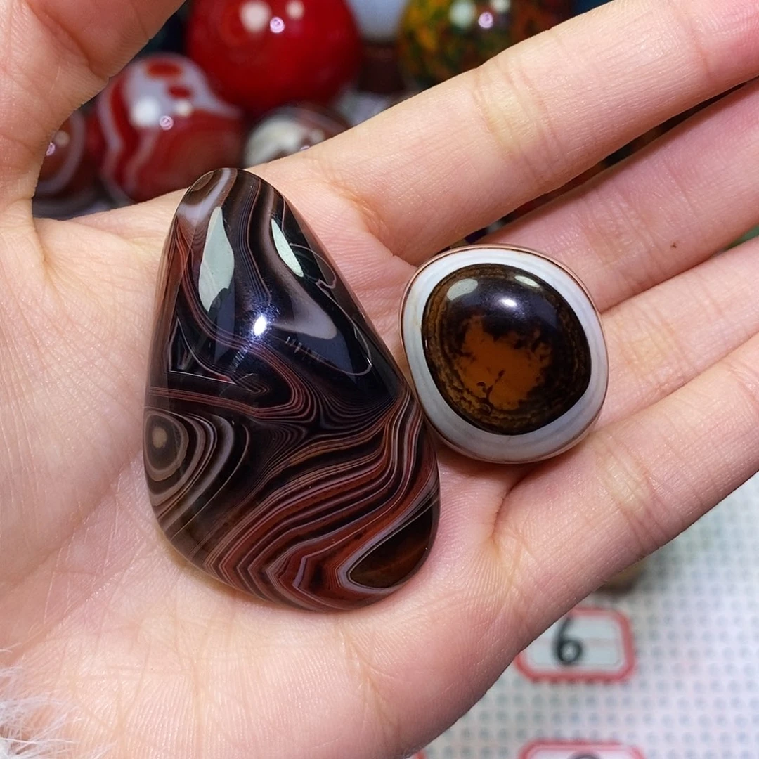 远***瞩玛瑙/玉髓未镶嵌珠宝奇石