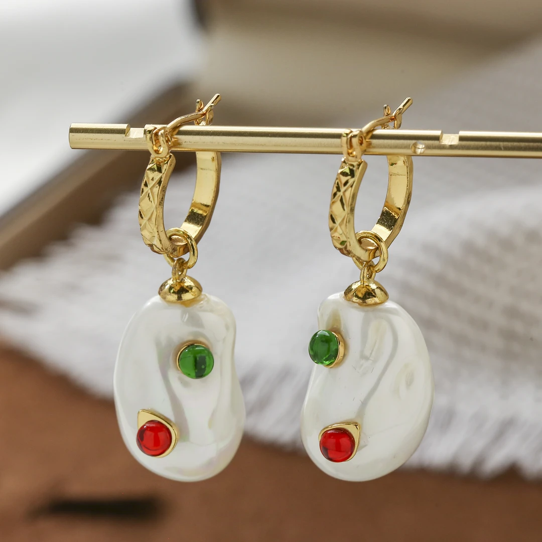 铜合金仿珍珠耳饰 化妆异形珠耳坠菱格纹爆改设计款耳环 K082