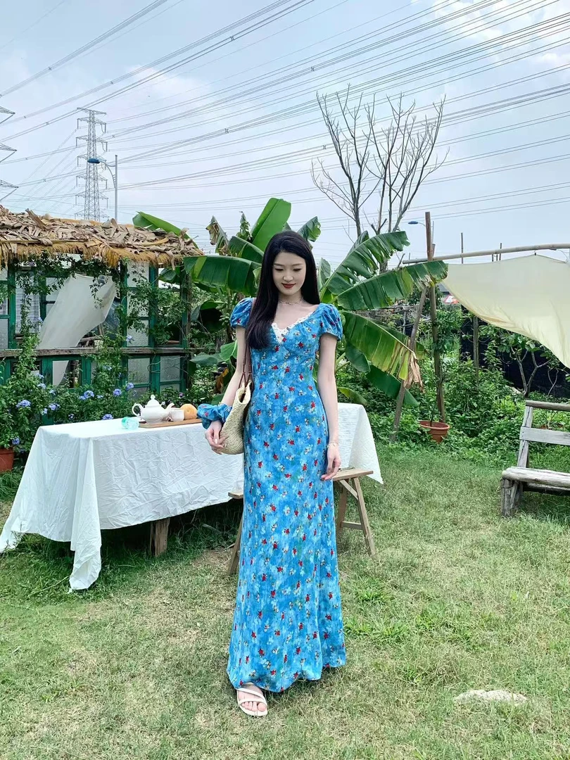 碎花有胸垫鱼尾裙配头花显瘦遮肚子气质百搭韩系连衣长裙