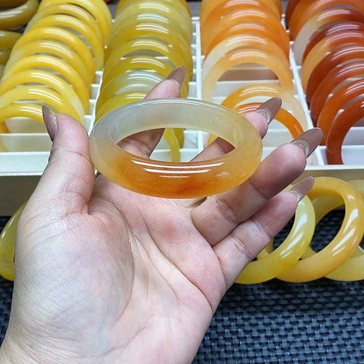 石英质玉（黄龙玉）未镶嵌手镯