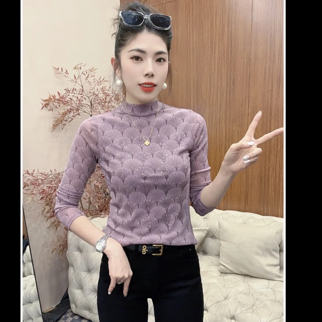 月月家，新款半领烫钻设计修身显白百搭网纱打底衫6190