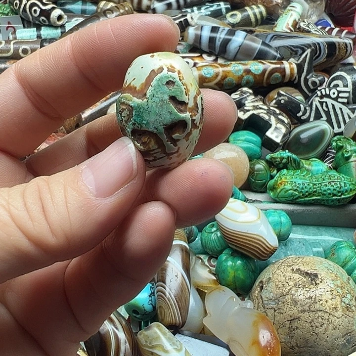 用***v玛瑙/玉髓未镶嵌颈饰