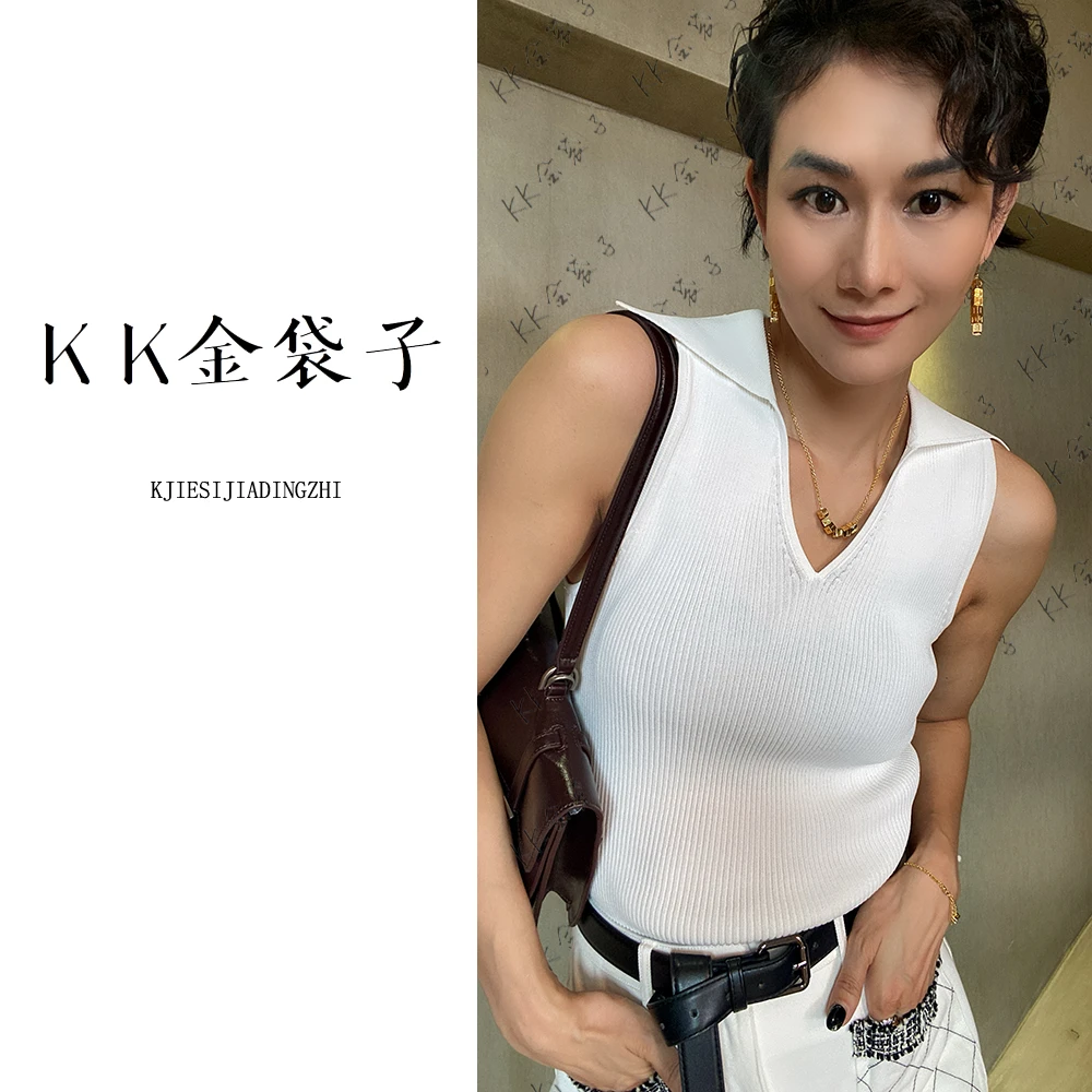 白色翻领针织背心