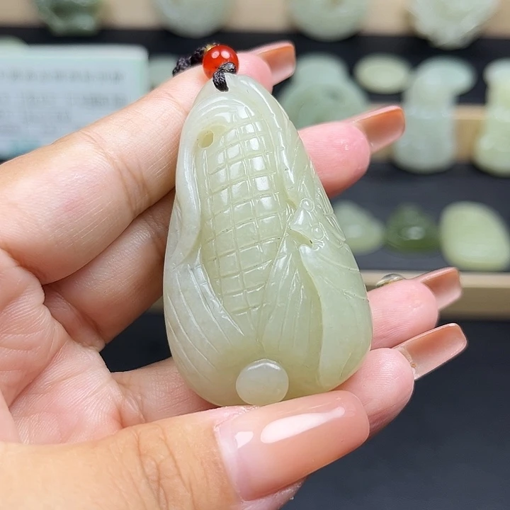 颈饰未镶嵌和田玉