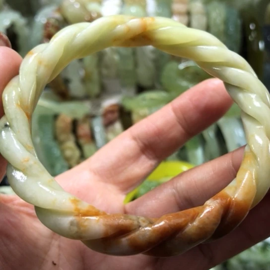 未镶嵌岫玉手镯58