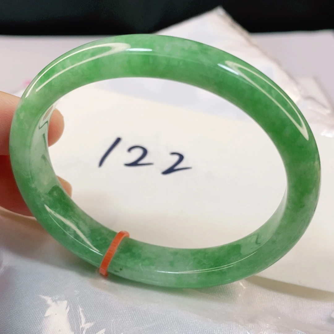 翡翠手镯未镶嵌58圈口贵妃