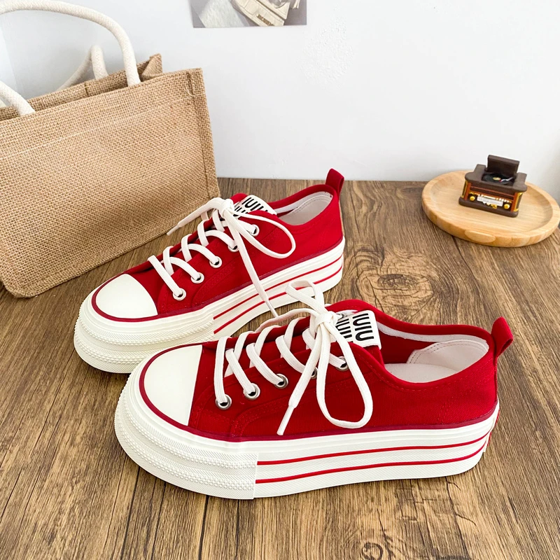 红色双鞋带低帮厚底帆布鞋女2025秋新款经典增高休闲百搭学生板鞋