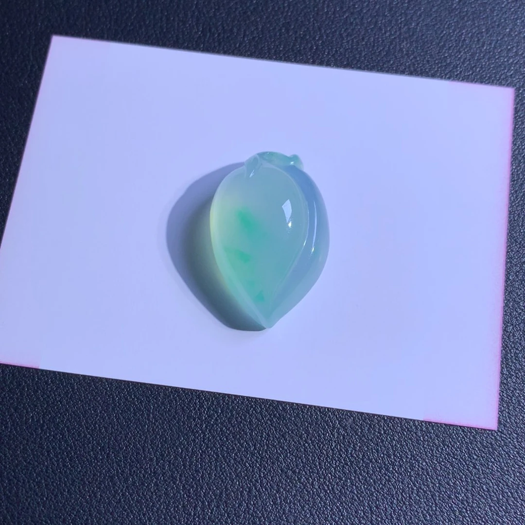 尚****制缅甸翡翠冰飘花桃子