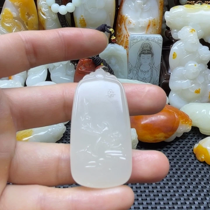 和田玉未镶嵌颈饰