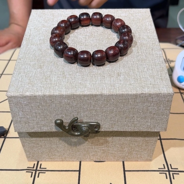 香枝木类花窗马*生黄花梨手串窗花