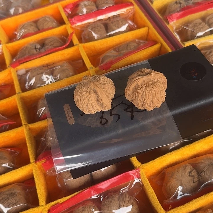 尘***墨文玩核桃吊坠啦啦啦啦啦