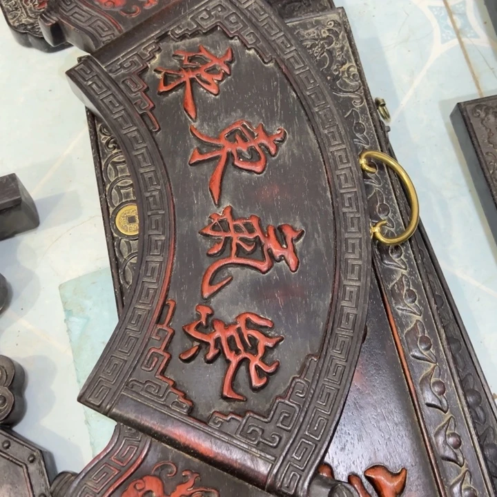 丁***＇非洲紫檀（红花梨）