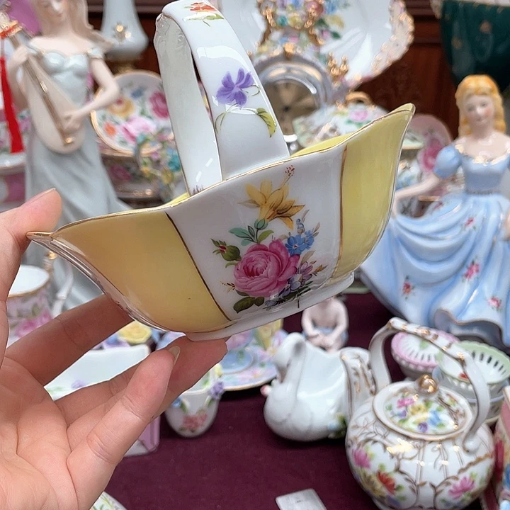 杯碟陶瓷摆件陶瓷