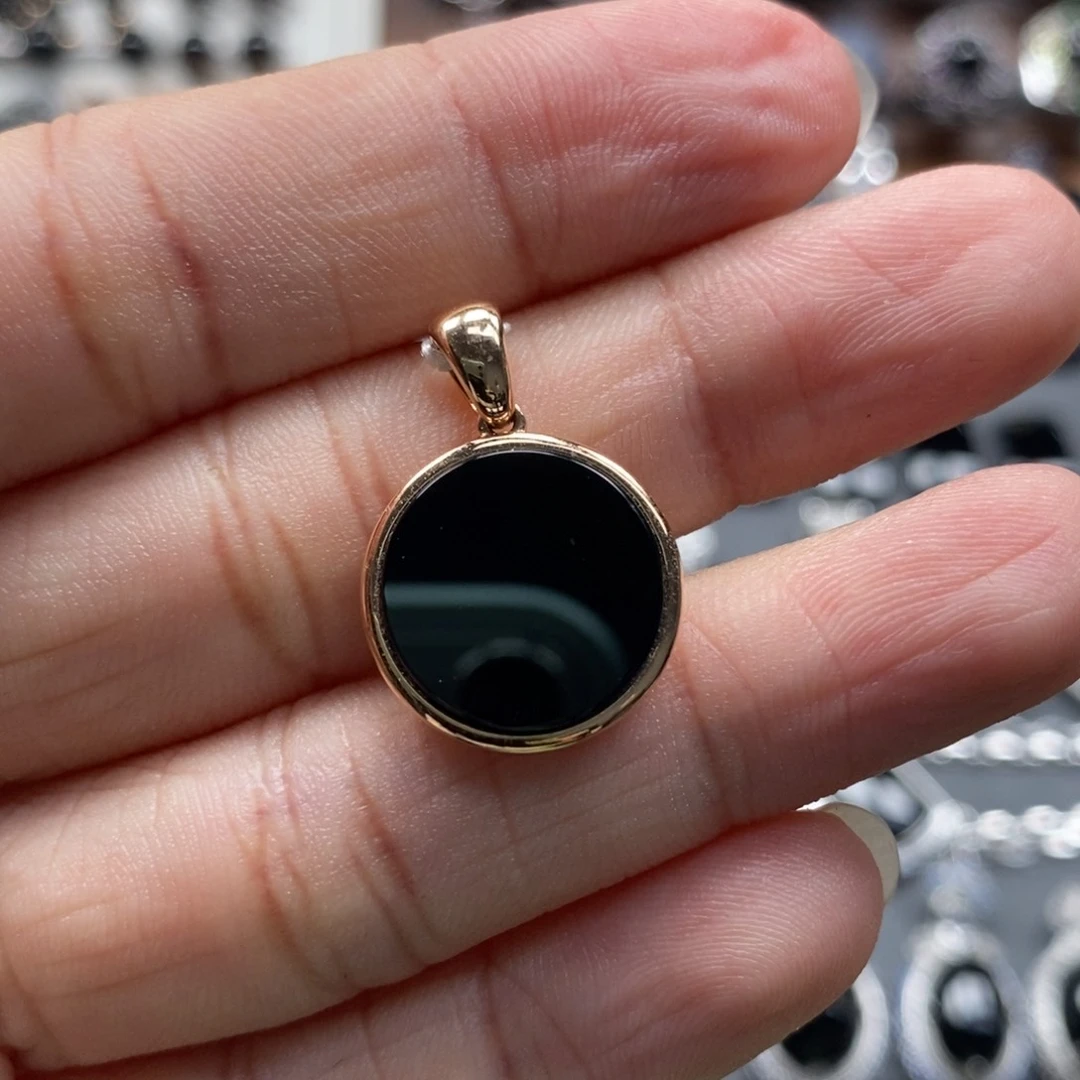 颈饰18K金镶嵌翡翠墨翠