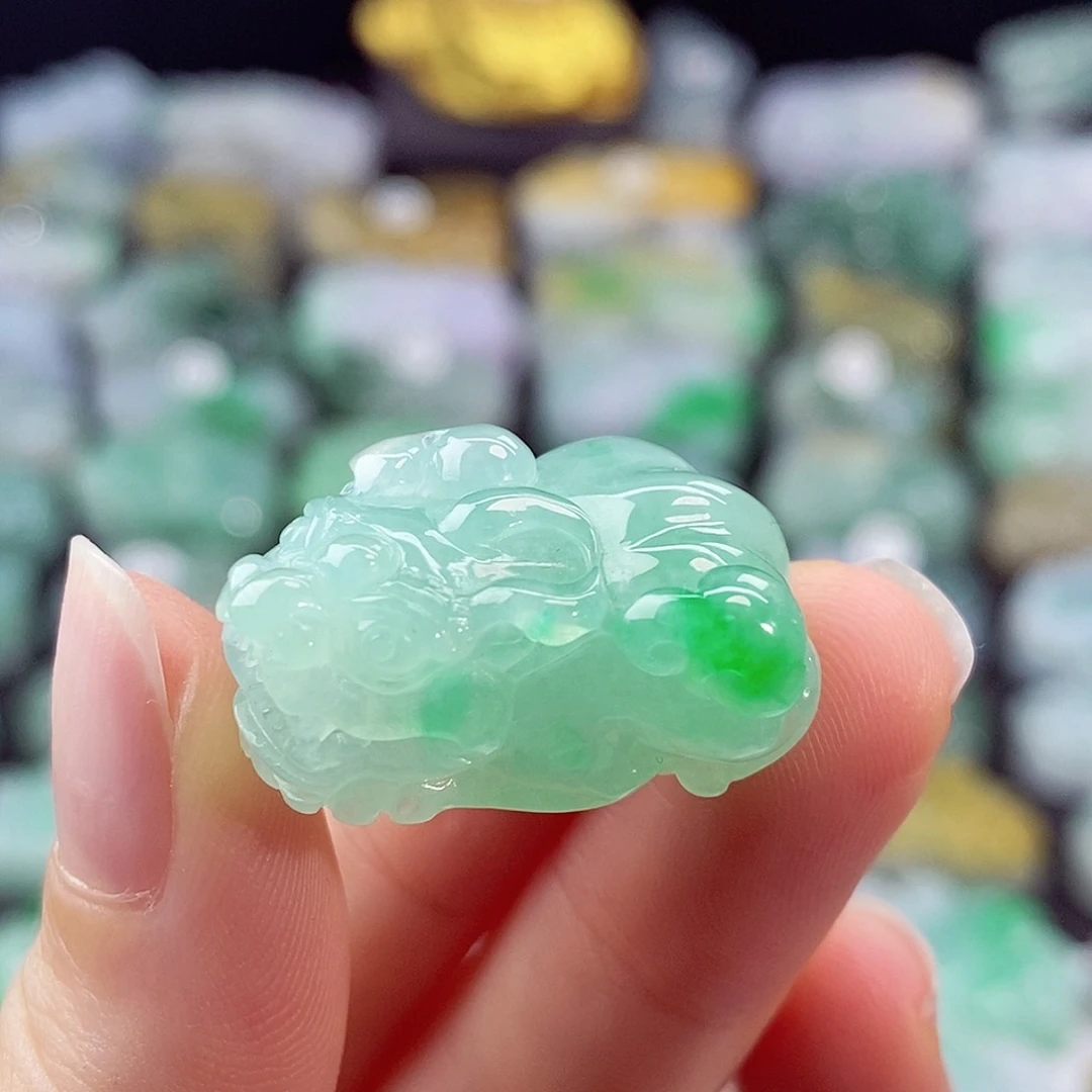 颈饰未镶嵌翡翠天然