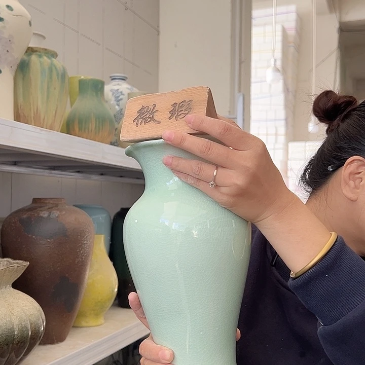 景德镇陶瓷花瓶工厂