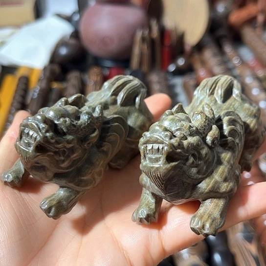 木貔貅一对抖抖抖抖