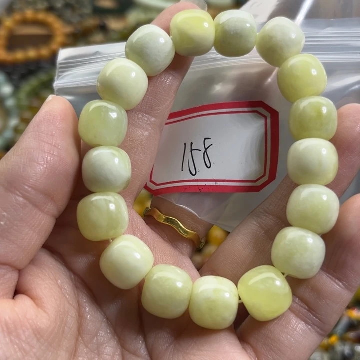 足铂镶嵌蛇纹石玉手链
