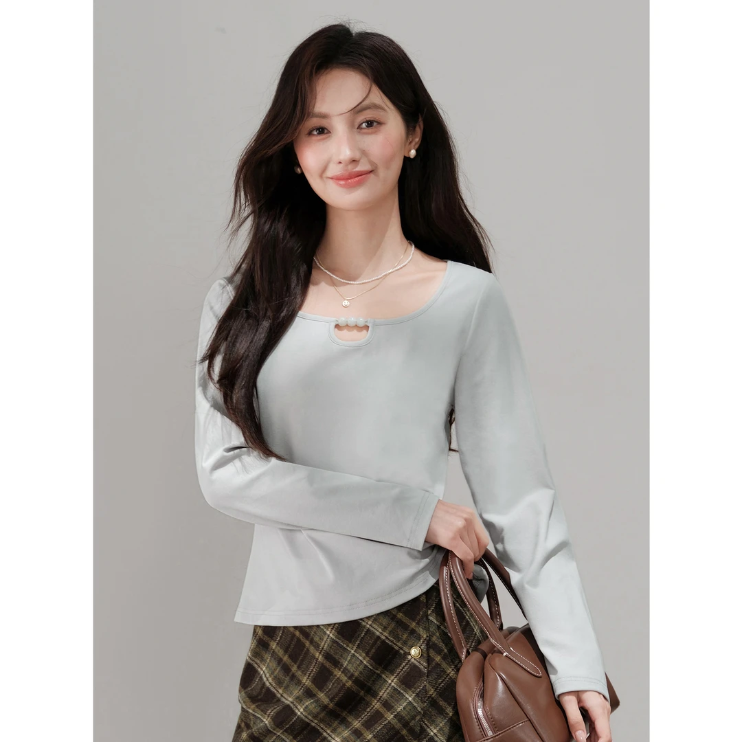 木易易 烟灰色圆领设计感镂空长袖T恤女新款秋内搭打底衫正肩上衣