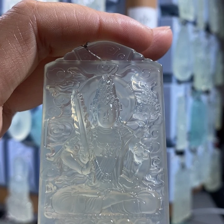 看***间岫玉未镶嵌颈饰吊坠