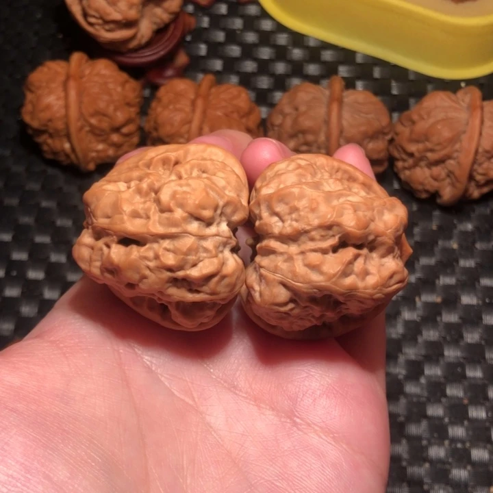 凌***飞把件文玩核桃蛤蟆