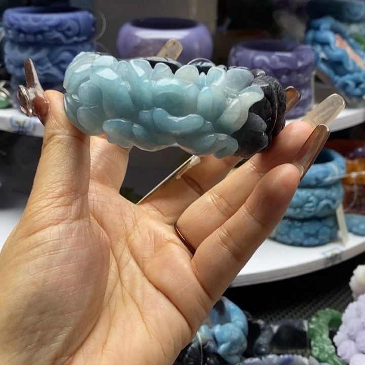 未镶嵌手镯石英岩玉