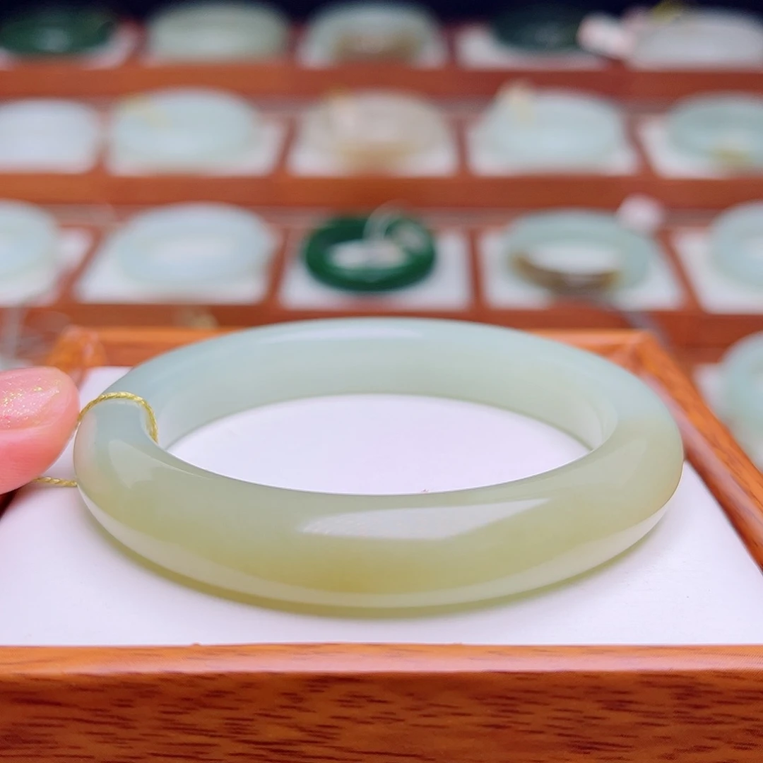 和田玉未镶嵌手镯57