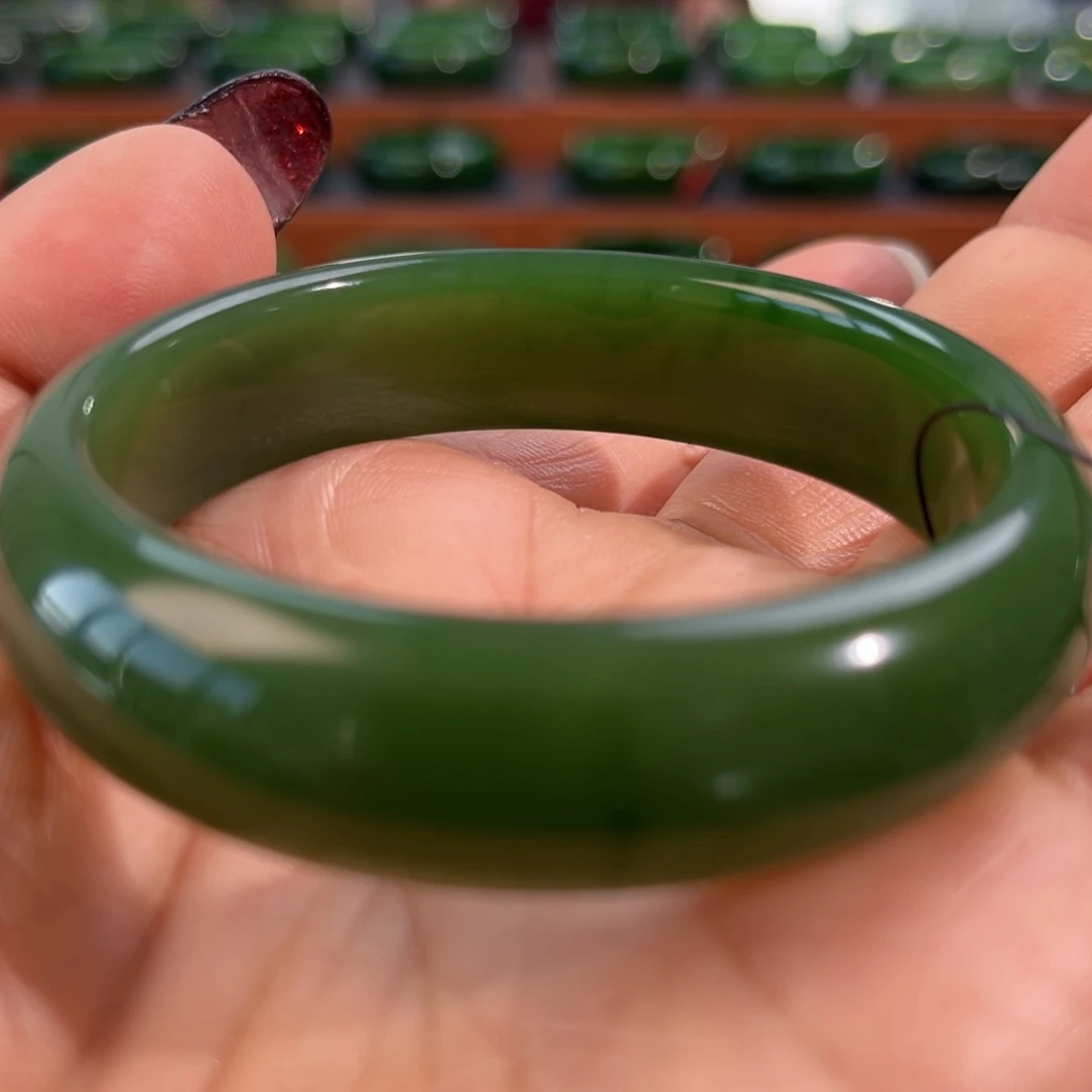 未镶嵌手镯和田玉（碧玉）