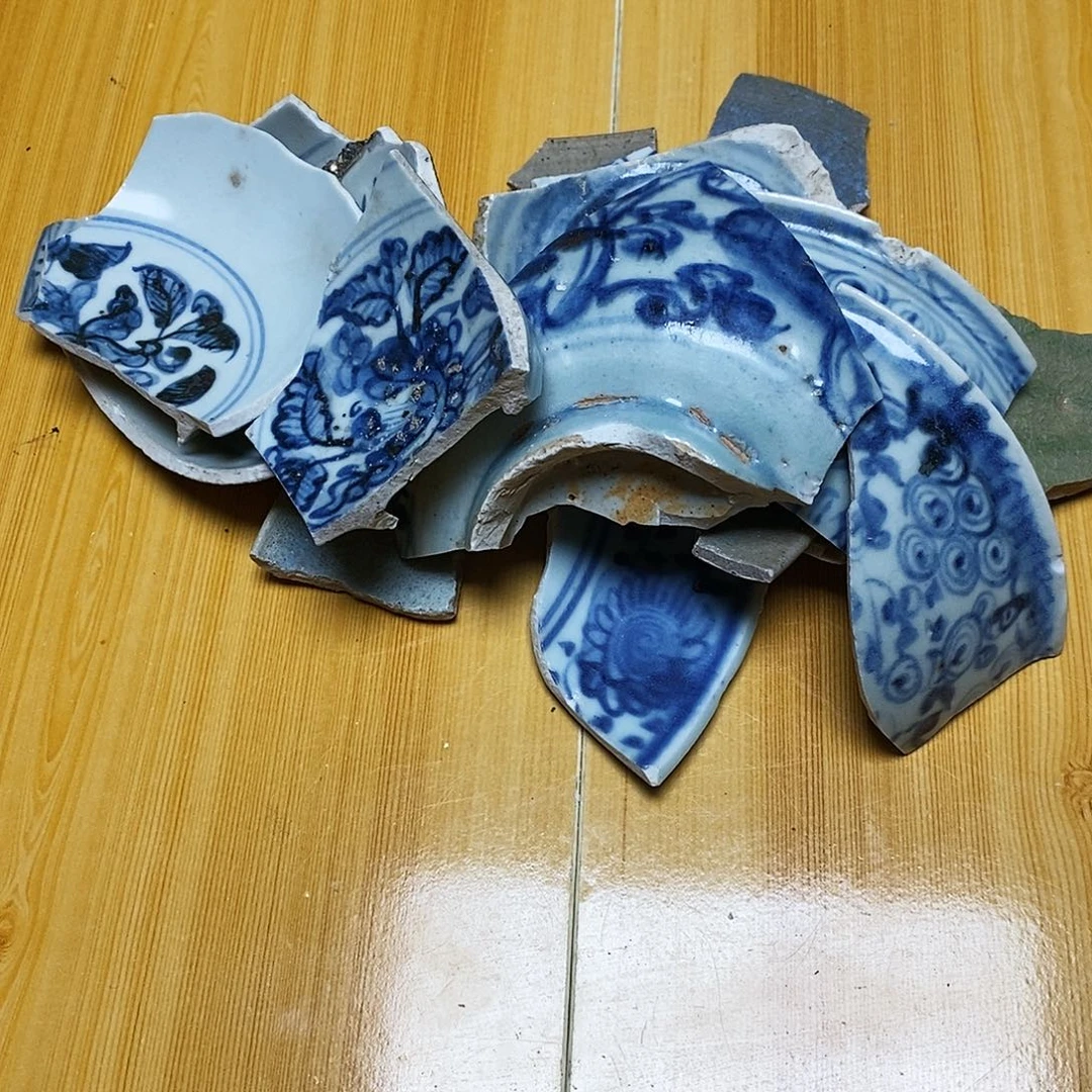 金铜精品瓷片标本6