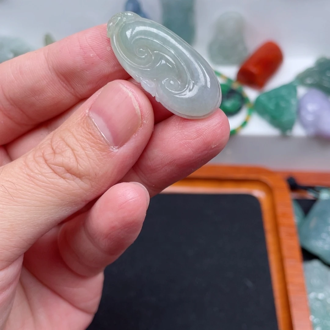 翡翠颈饰未镶嵌鱼**爸如意