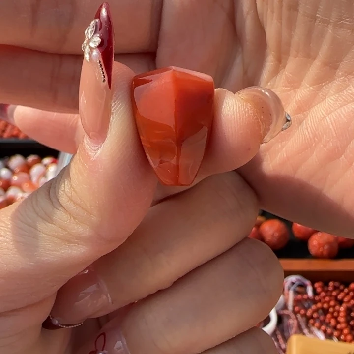 南红玛瑙三通未镶嵌君**博