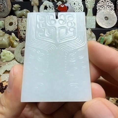 颈饰未镶嵌和田玉（糖玉）