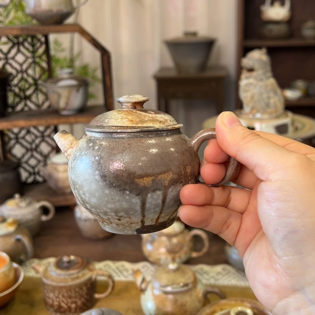 28中白窑藏掇球壶